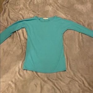 Women’s quarter sleeve w/ zippered back - size S